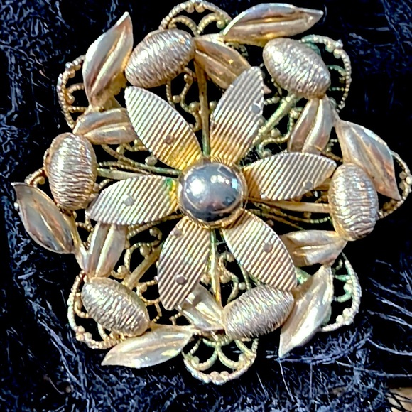 Vintage Bee & Flower Fur Brooch - Picture 4 of 7